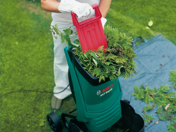 Bosch AXT RAPID 2200 Dal Öğütme Makinesi (Toplama Torbası ve Eldiven) - 600853602