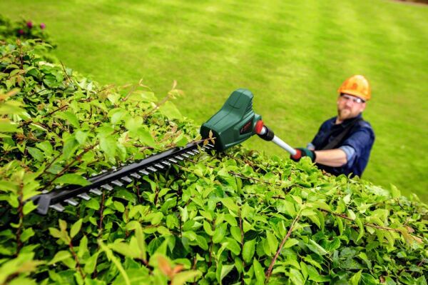 Bosch UniversalHedgePole 18 Akülü Teleskopik Çit Kesme Makinesi - 06008B3000