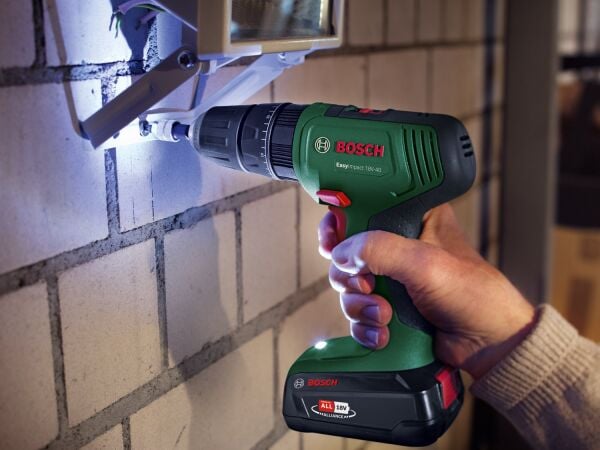 Bosch EasyImpact 18V-40 Akülü Darbeli Vidalama Matkabı (2 x 2.0 Ah) - 06039D8108
