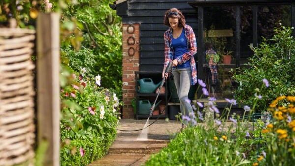 Bosch EasyAquatak 100 Yüksek Basınçlı Yıkama Makinesi - 06008A7E01