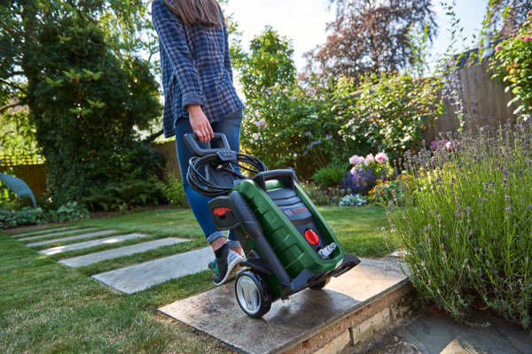 Bosch UniversalAquatak 135 Yüksek Basınçlı Yıkama Makinesi - 06008A7C00