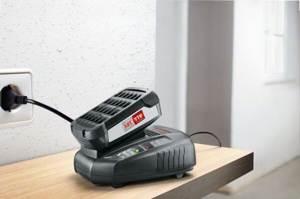 Bosch Başlangıç Akü Seti 18 V (1 x 2.5 Ah + AL 1830 CV) - 1600A00K1P